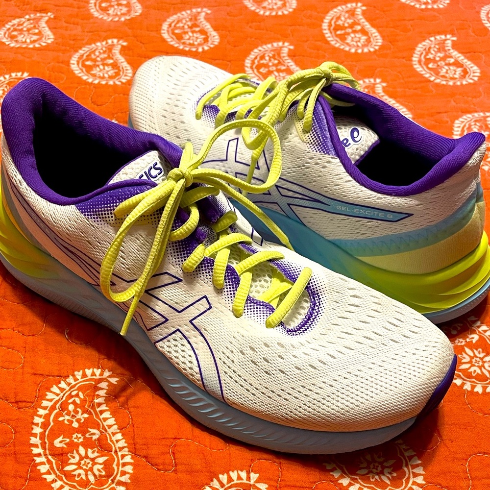 Women’s Asics GEL-Excite 8 -Size 10